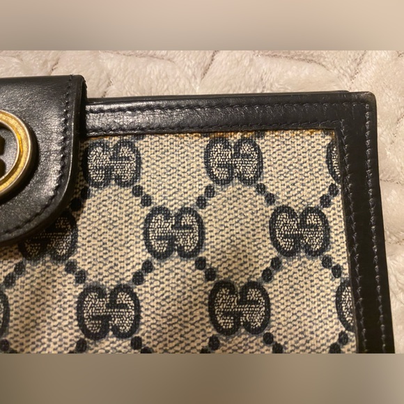 Vintage GUCCI wallet/checkbook - Picture 7 of 10